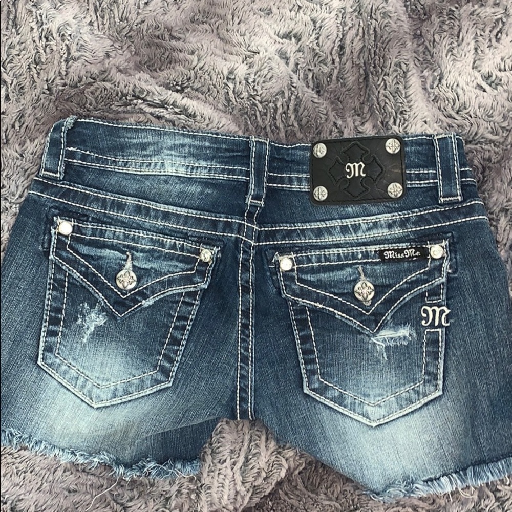 Miss Me Jean shorts size 27